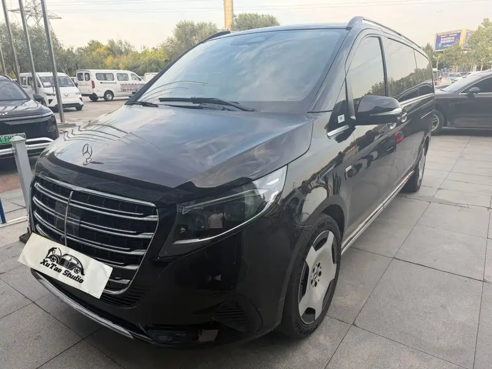 Mercedes-Benz V-Class V 300 L Long Wheelbase Luxury Edition 2025