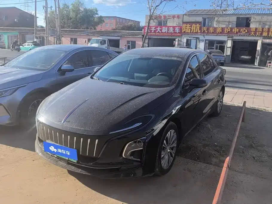 Hongqi E-QM5 620km PLUS 2023