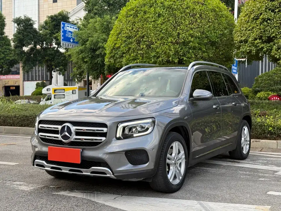 Mercedes-Benz GLB-Class Model GLB 200 Dynamic Edition 2021