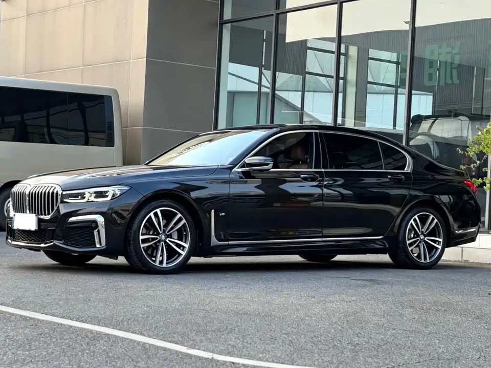 BMW 7 Series Model 730Li M Sport Package 2022