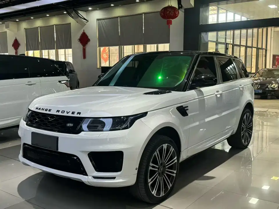 Land Rover Range Rover Sport 3.0 L6 Gloss Black Edition 2022