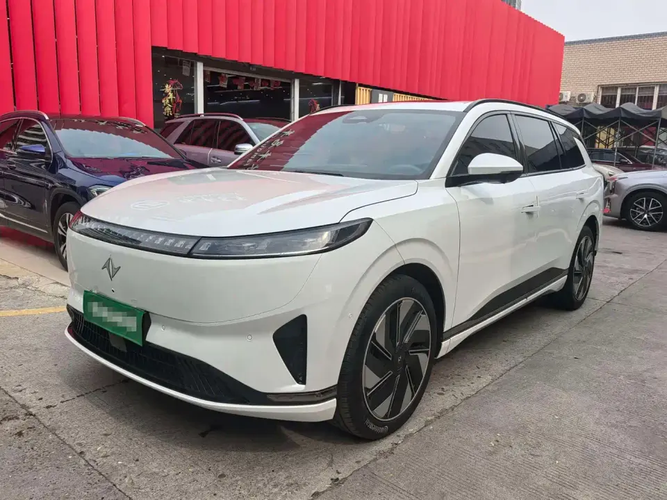 Dongfeng Yipai eπ008 636Max Pure Electric 6-Seater 2024