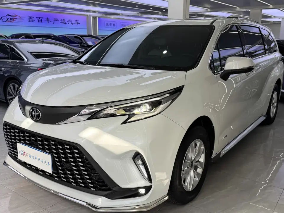 Toyota Granvia 2.5L Hybrid Comfort 2024