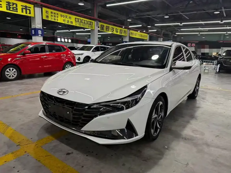 Hyundai Elantra 1.5L CVT LUX Premium Edition 2023