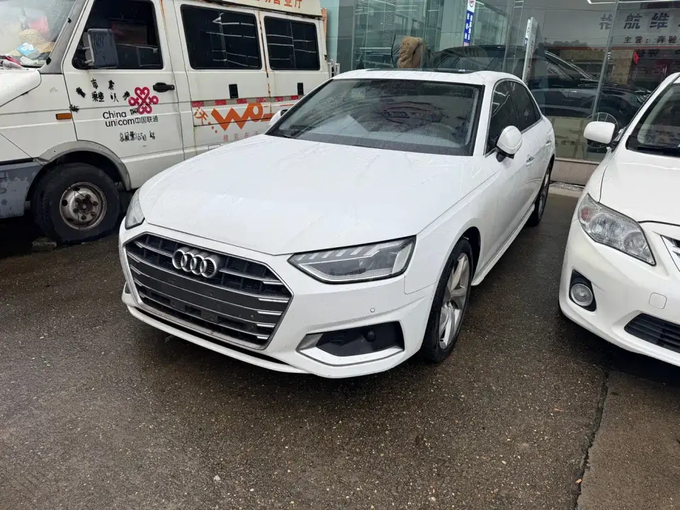 Audi A4L 40 TFSI Luxury Dynamic 2022