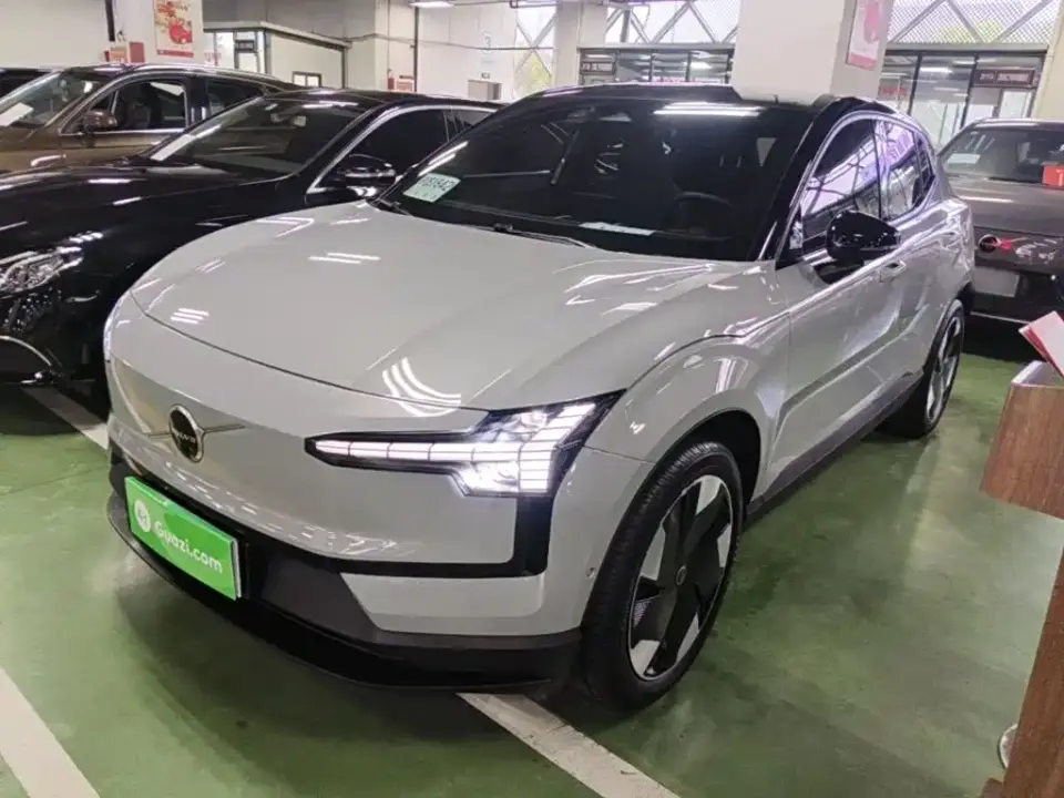 Volvo EX30 RWD Long Range Ultra 2024