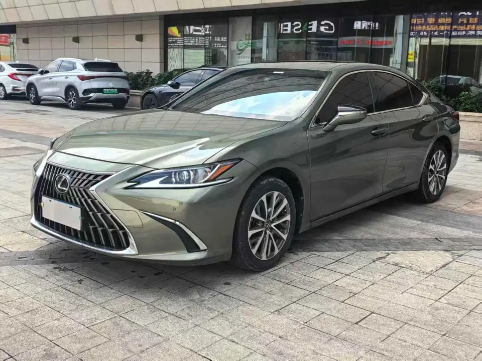 Lexus ES 200 Excellence Edition 2023