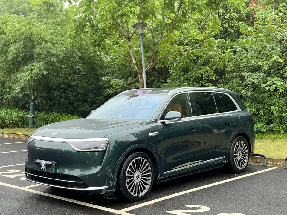 AITO Wenjie AITO M8 Extended Range Ultra 53.4kWh 6-Seater 2025