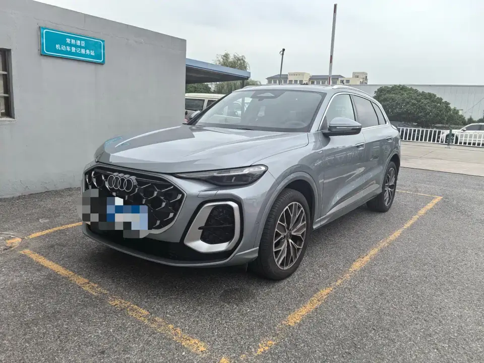 Audi Q5L Luxury Sport 150kW 2025