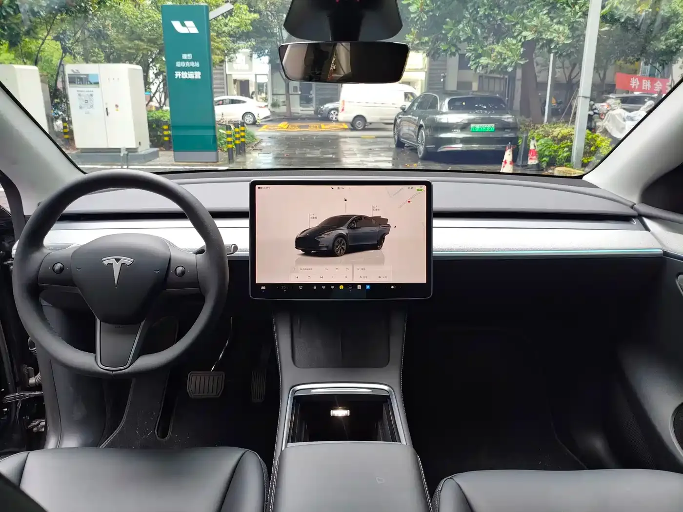 Tesla Model Y Long Range AWD 2024 — фото 5