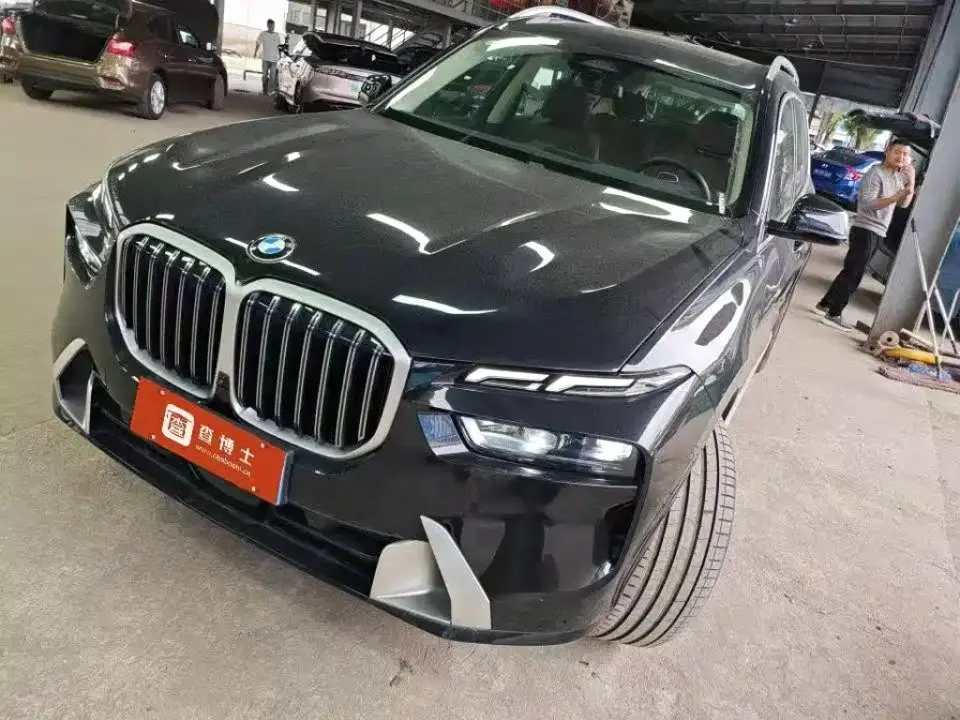 BMW X7 xDrive40i Leading Luxury Package 2025