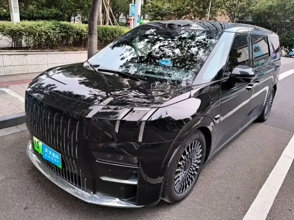 Zeekr 009 6-seat Executive AWD 108kWh 2025