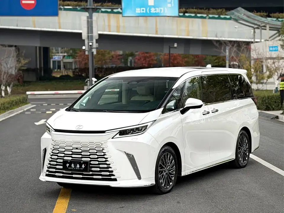Lexus LM 350h 7-Seater Elegance Edition 2024