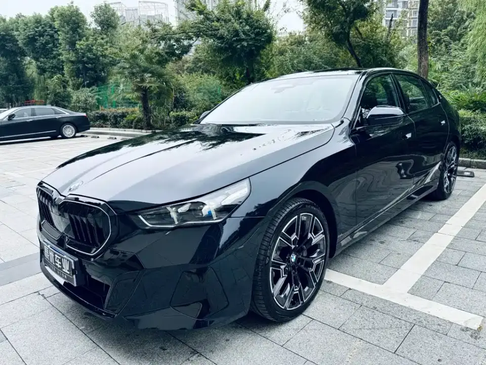 BMW 5 Series 530Li Exclusive M Sport Package 2025
