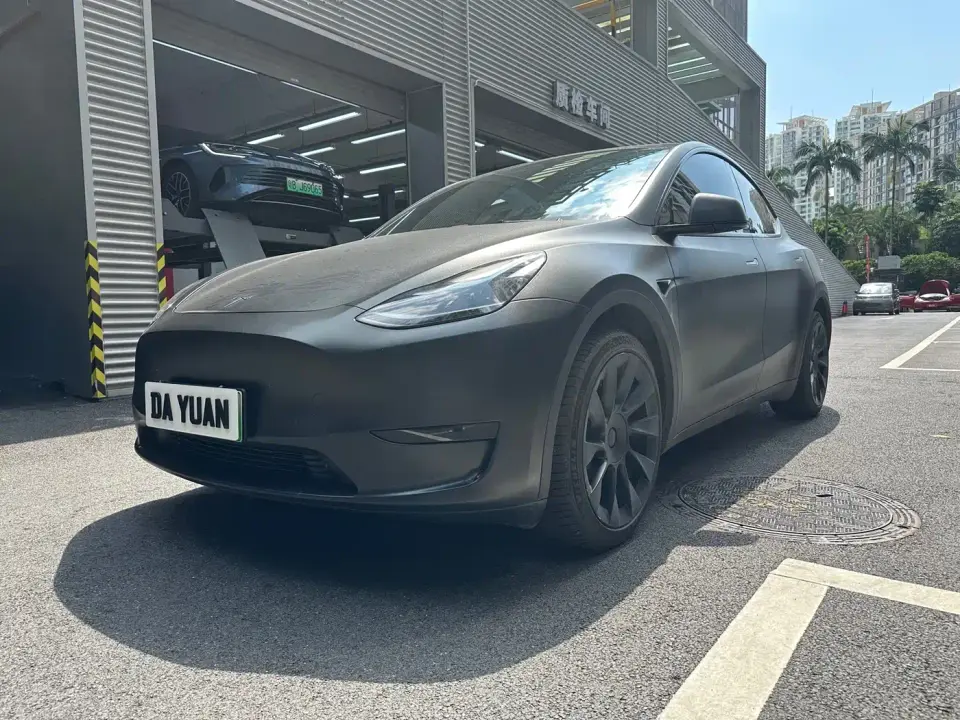 Tesla Model Y Rear-Wheel Drive Version 2024