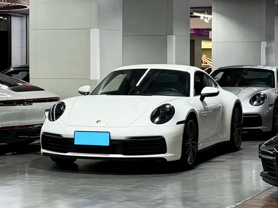 Porsche 911 Carrera 3.0T 2024
