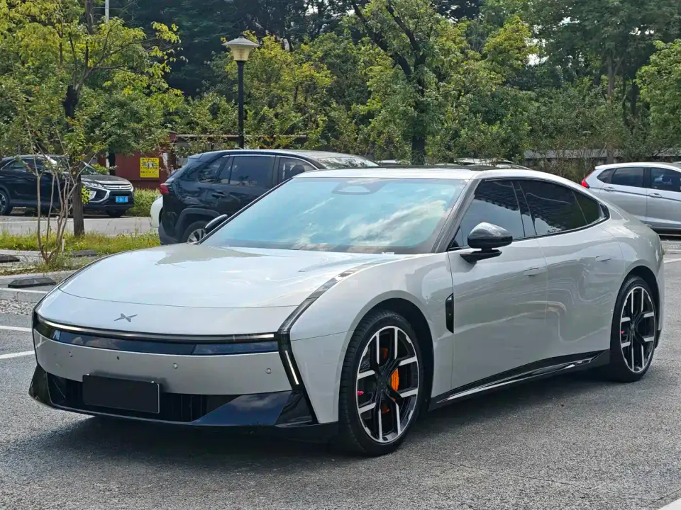 XPeng P7 702km Long Range Edition 2025