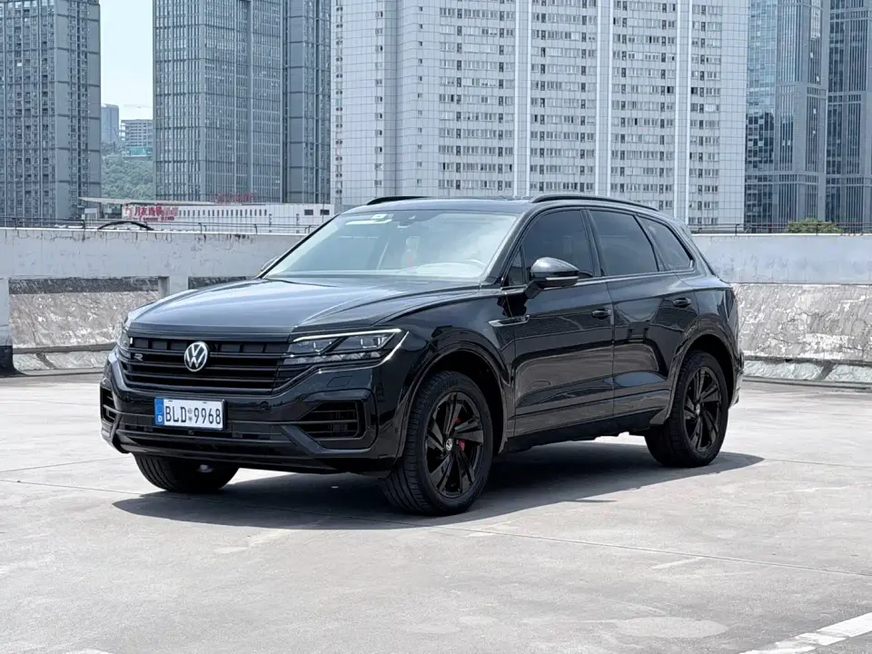 Volkswagen Touareg 3.0TSI Sharp Edition with Gloss Black Sports Package 2022
