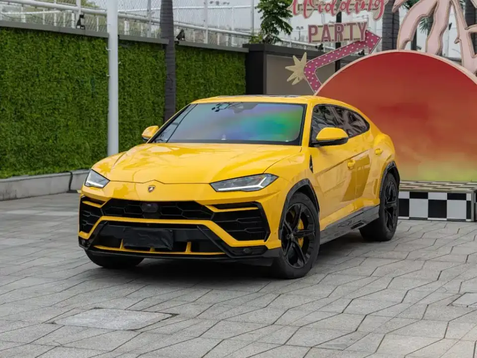 Lamborghini Urus 4.0T V8 2021