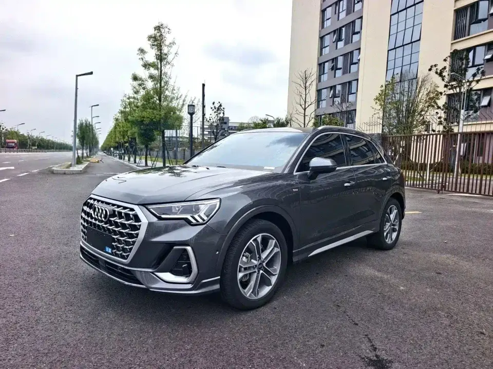 Audi Q3 quattro 45th Anniversary Edition 45TFSI quattro Fashion Dynamic 2025
