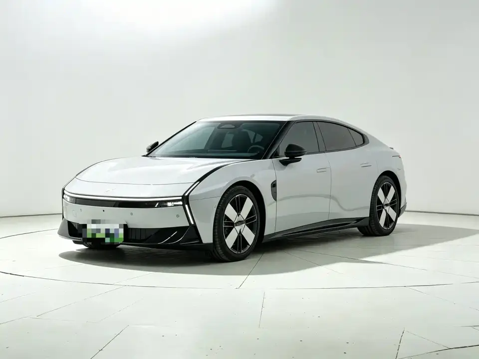 XPeng P7 702km Long Range Edition 2025
