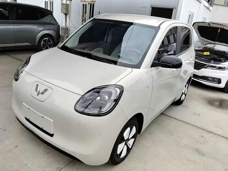 Wuling Motors Hongguang MINIEV 4-Door Advanced 2025