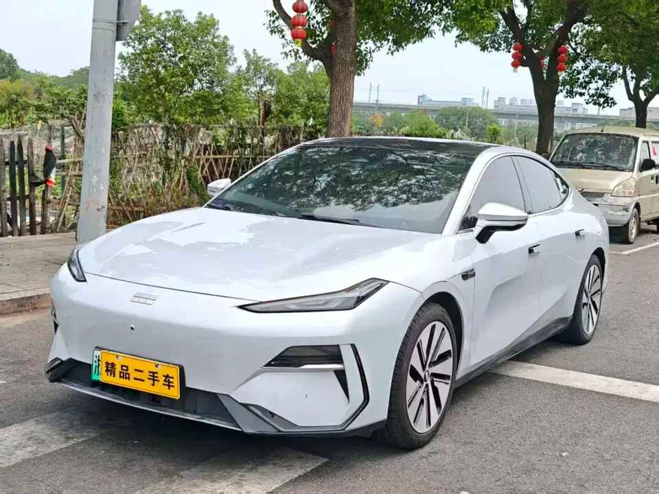 Geely Galaxy Galaxy E8 665km RWD Starship Voyager Edition 2024
