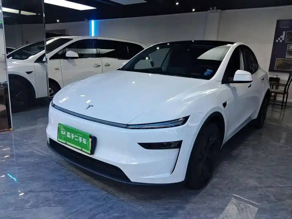 Tesla Model Y Facelift Long Range All-Wheel Drive 2025