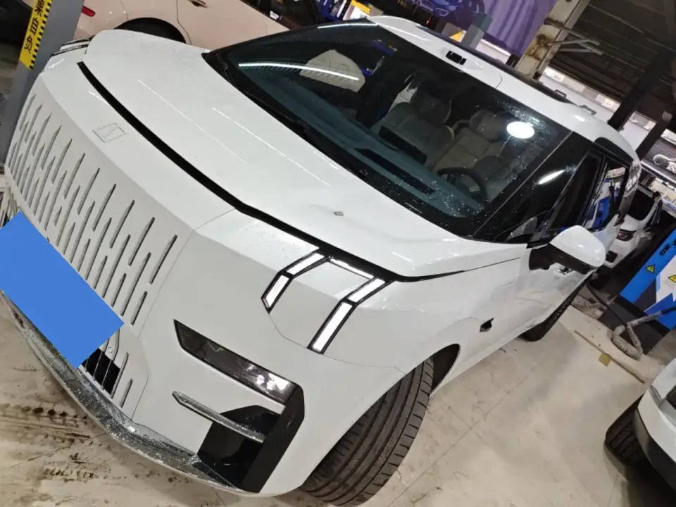 Zeekr 009 7-Seat Aisle Version 108kWh 2025