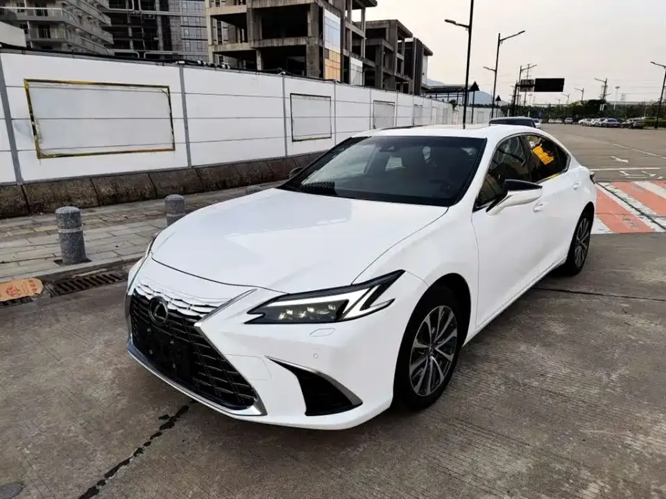 Lexus ES 200 Ultimate Edition 2026