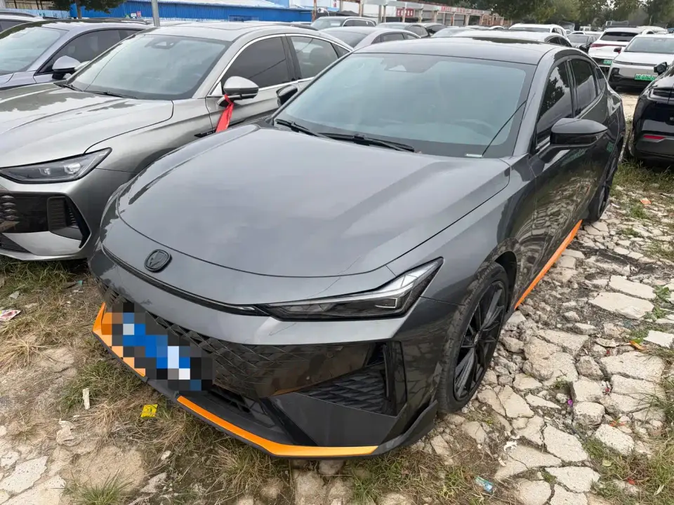 Changan UNI-V 1.5T Deluxe Sport 2025