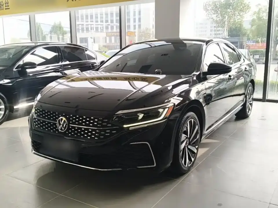 Volkswagen Passat 330TSI Starlight Elite Edition 2022