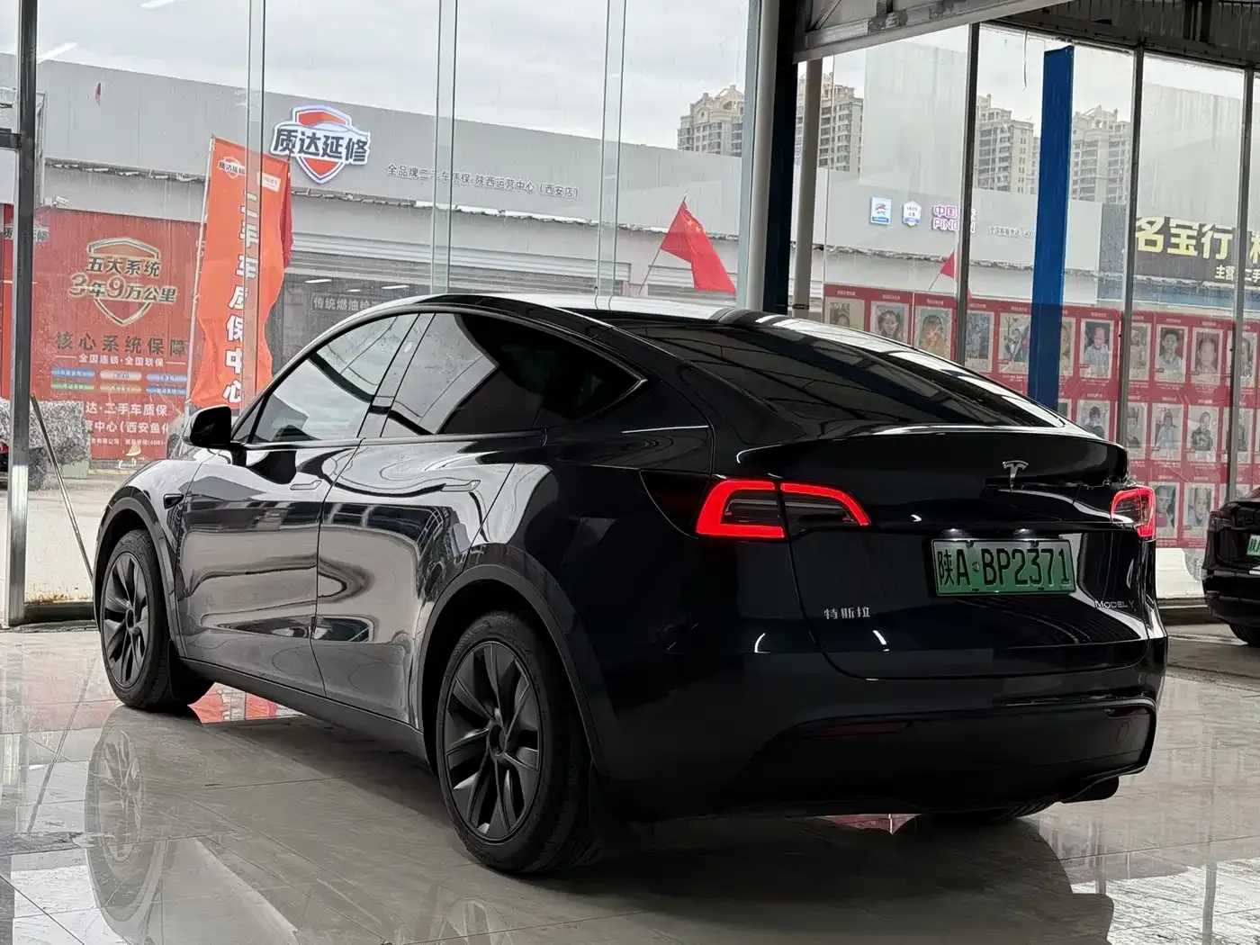 Tesla Model Y Rear-Wheel Drive Version 2024 — фото 17