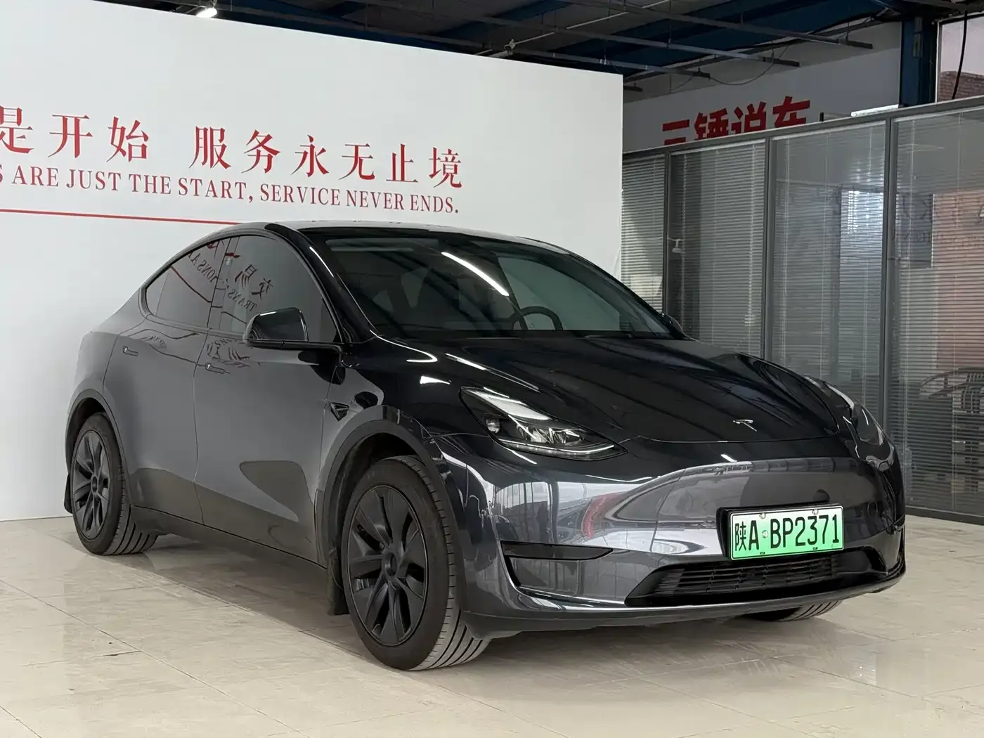 Tesla Model Y Rear-Wheel Drive Version 2024 — фото 3