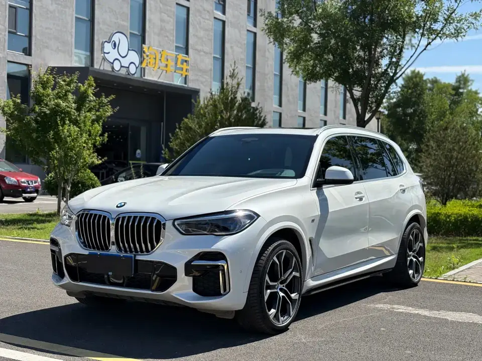 BMW X5 xDrive 40Li Premium M Sport Package 2023