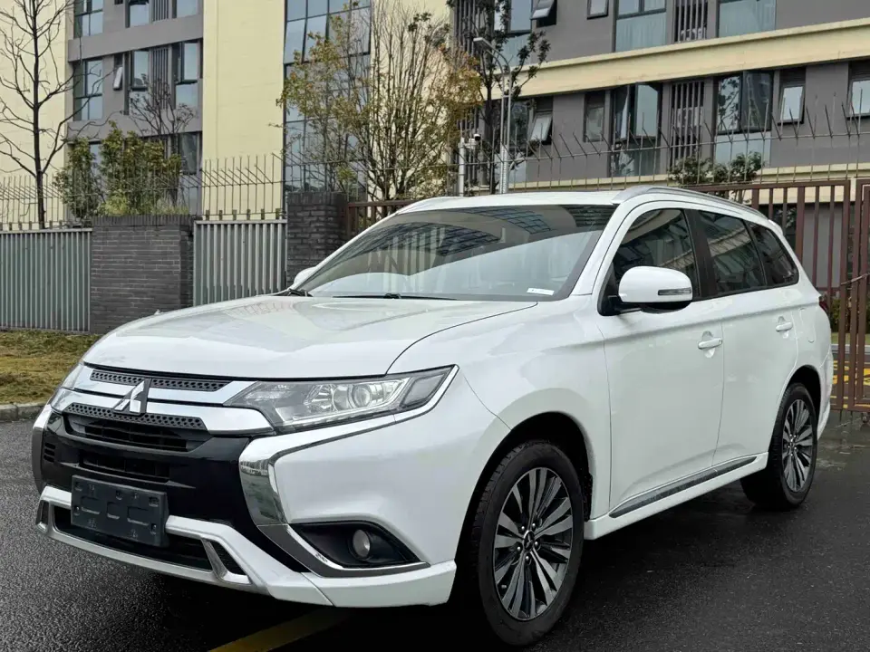 Mitsubishi Outlander 2.0L 2WD Enjoyment Edition 7-Seater 2021