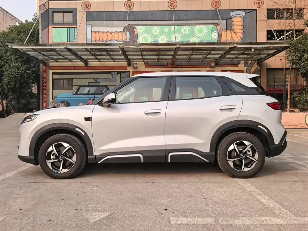 BYD Yuan UP Smart Drive Edition 401KM Leading Type 2025 — фото 20