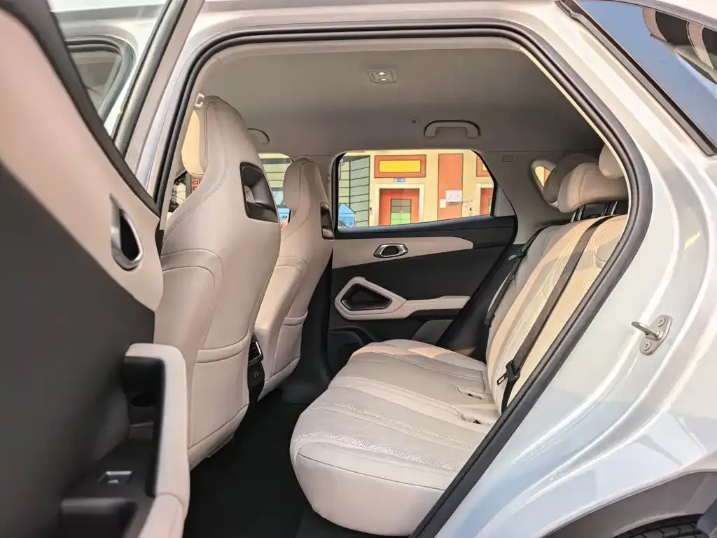 BYD Yuan UP Smart Drive Edition 401KM Leading Type 2025 — фото 16
