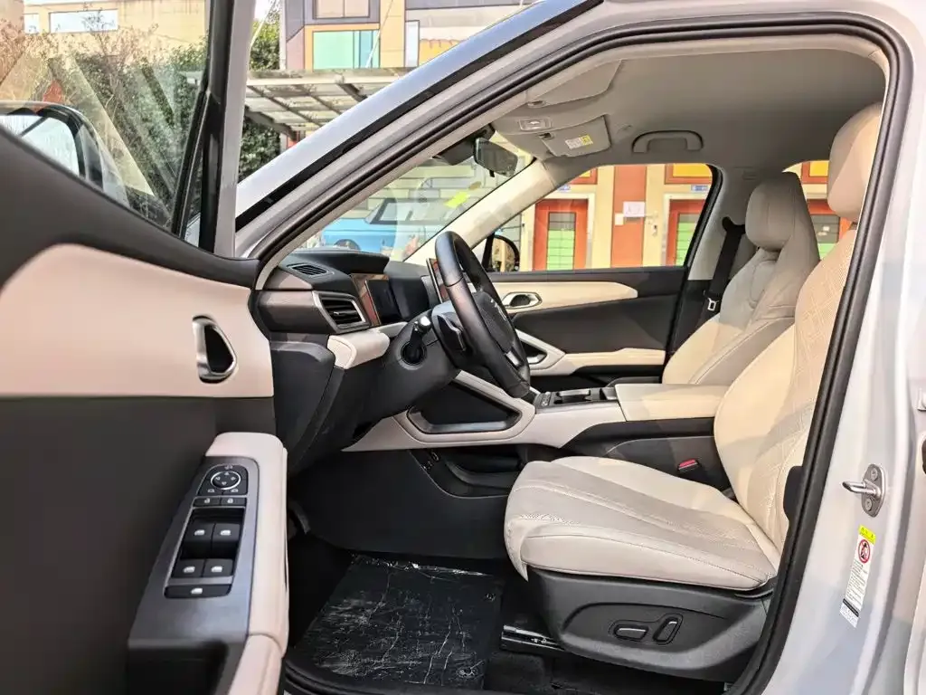 BYD Yuan UP Smart Drive Edition 401KM Leading Type 2025 — фото 8