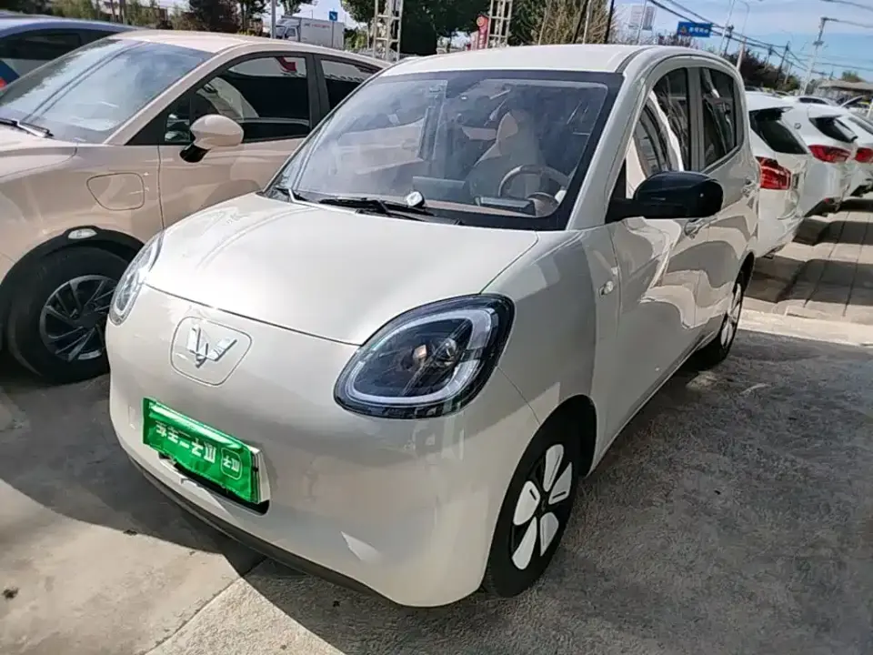 Wuling Motors Hongguang MINIEV 4-Door Premium Edition 2025