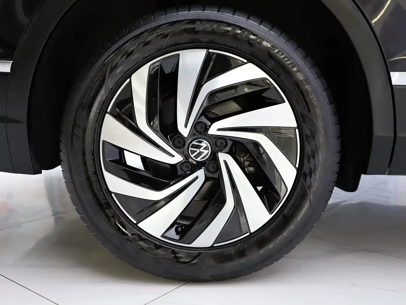 Volkswagen Tiguan L 280TSI 2WD Trend Limited Edition 2023 — фото 18