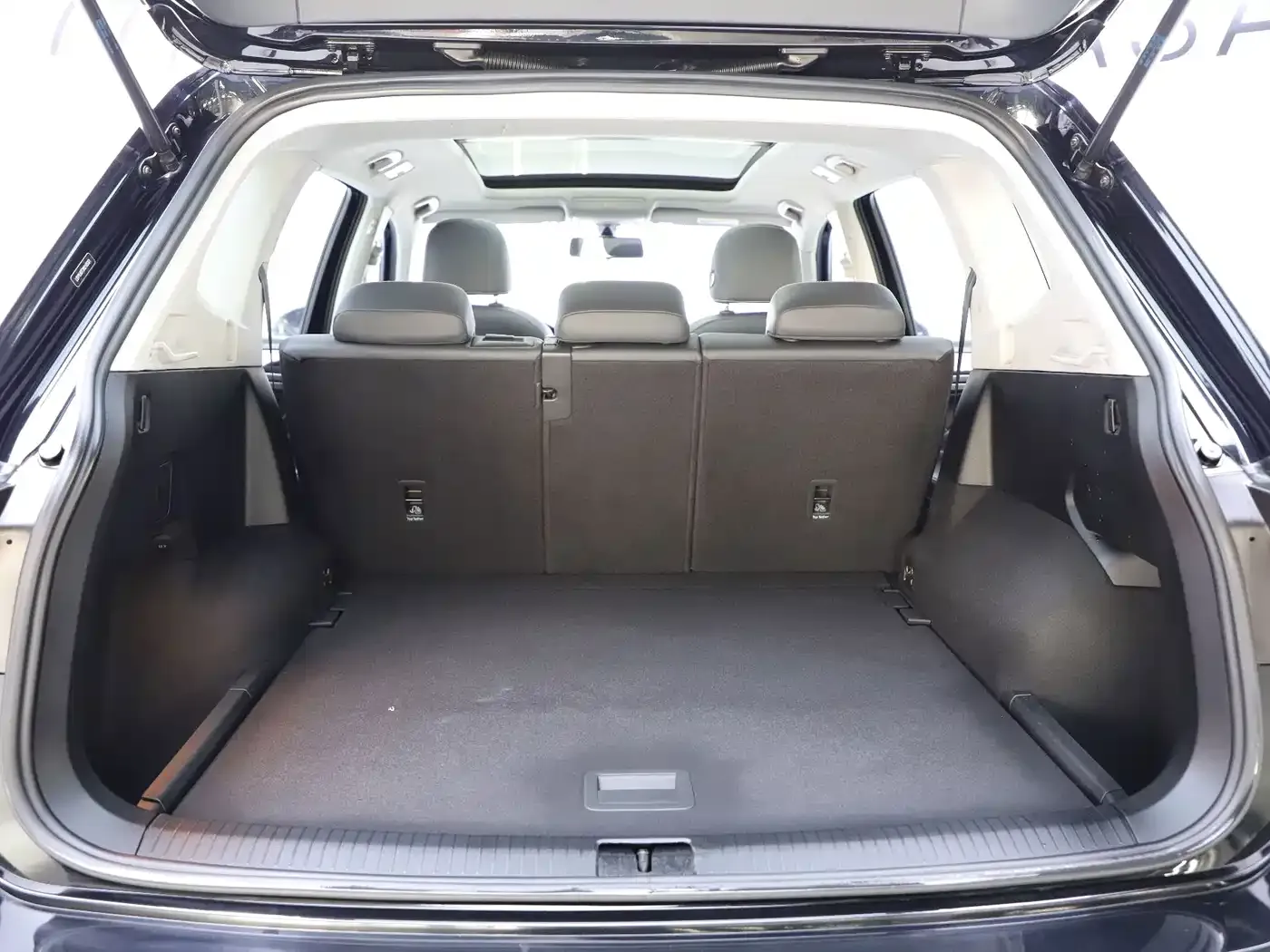 Volkswagen Tiguan L 280TSI 2WD Trend Limited Edition 2023 — фото 16