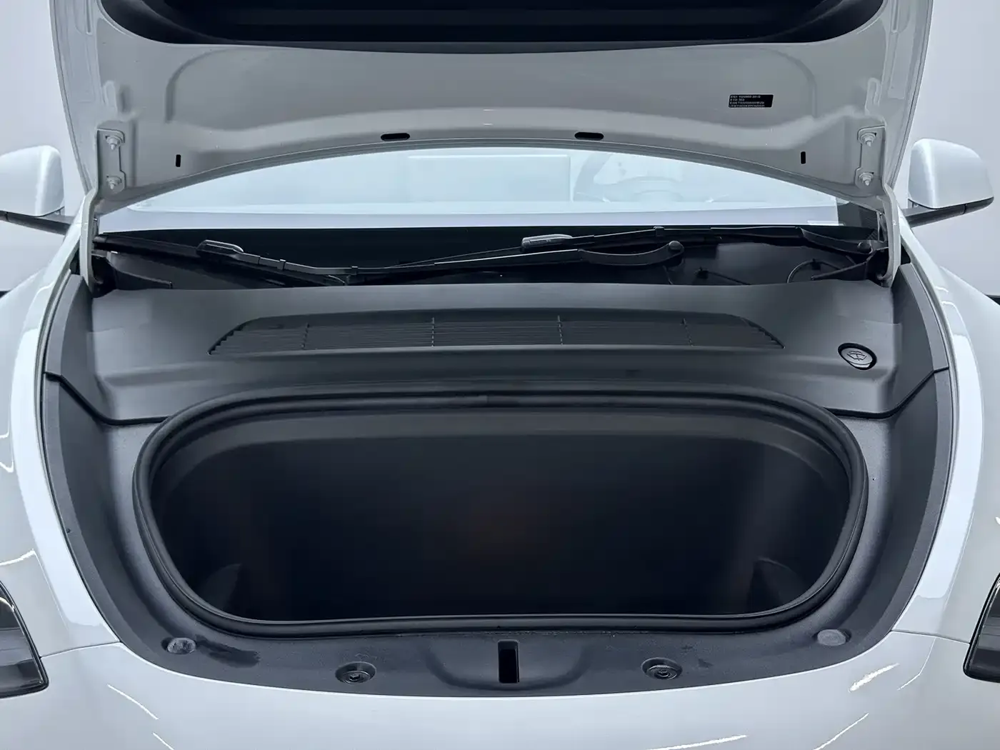 Tesla Model Y Long Range All-Wheel Drive Edition 2024 — фото 9
