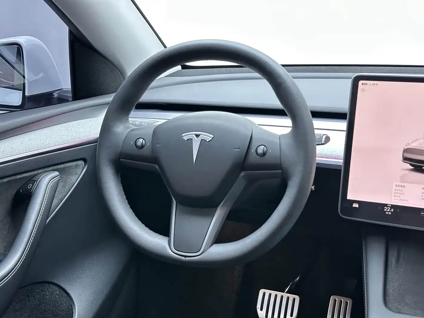 Tesla Model Y Long Range All-Wheel Drive Edition 2024 — фото 17