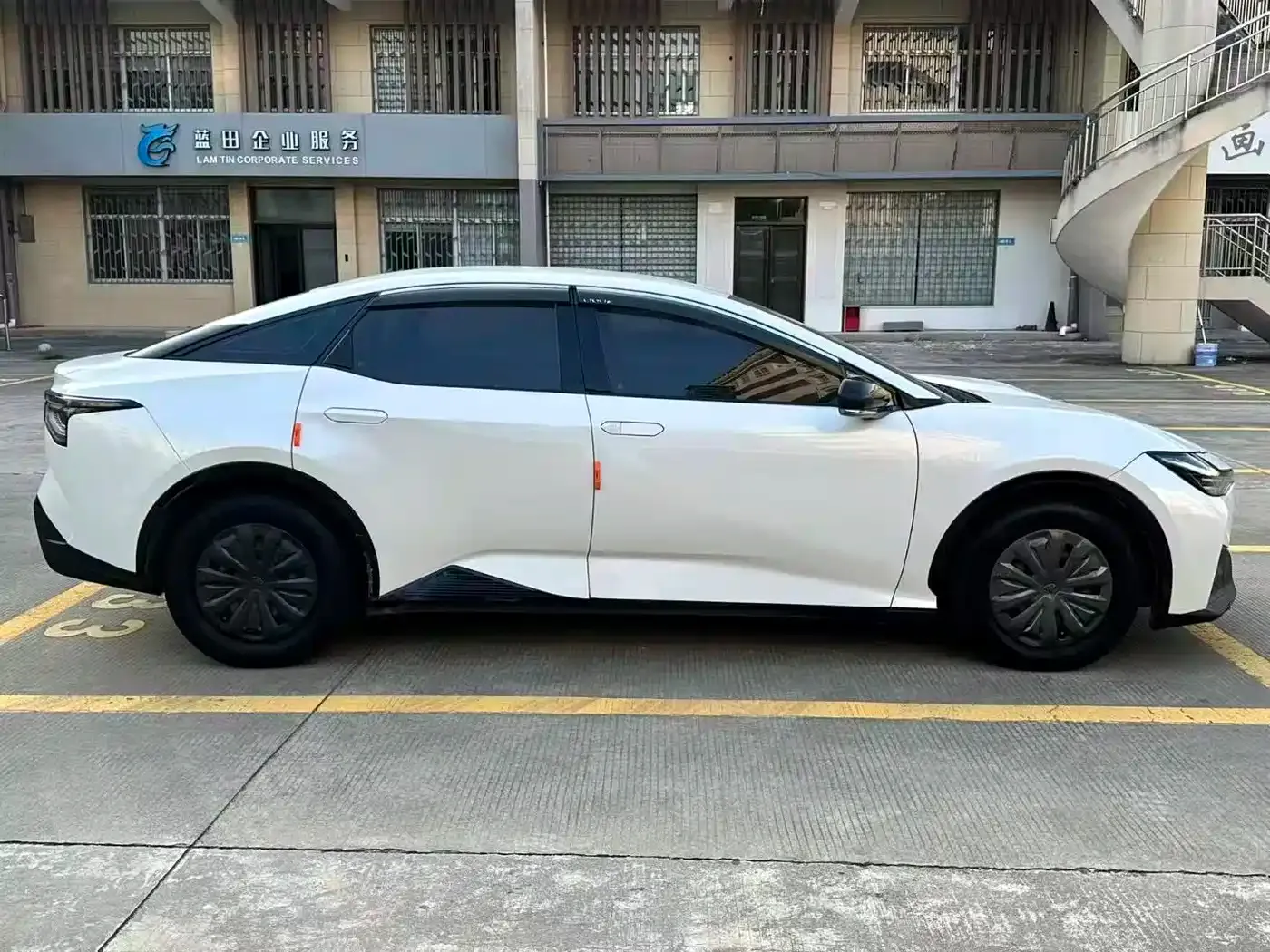 Toyota bZ3 517km Elite PRO 2023 — фото 6