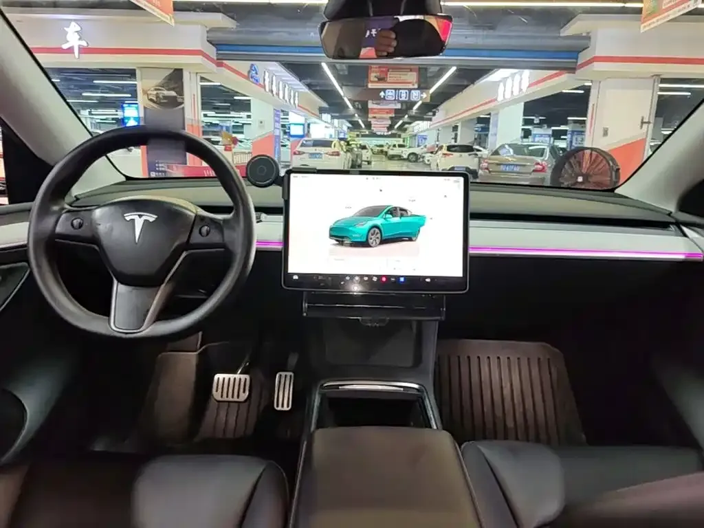 Tesla Model Y Long Range AWD 2024 — фото 10