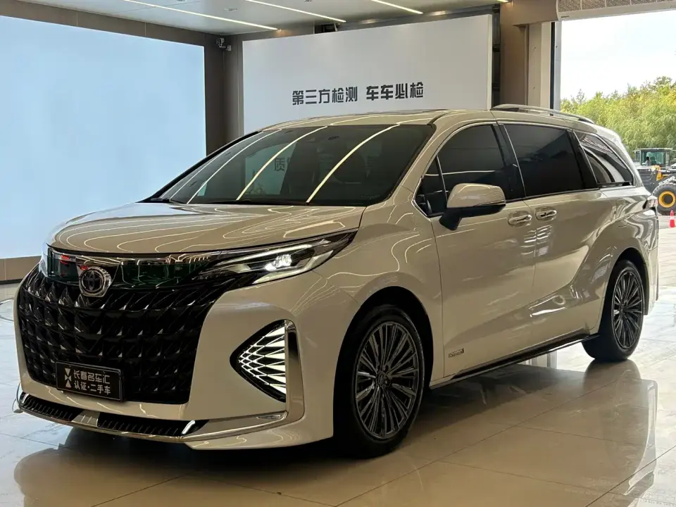 Toyota Sienna 2.5L Hybrid Premium Edition 2023