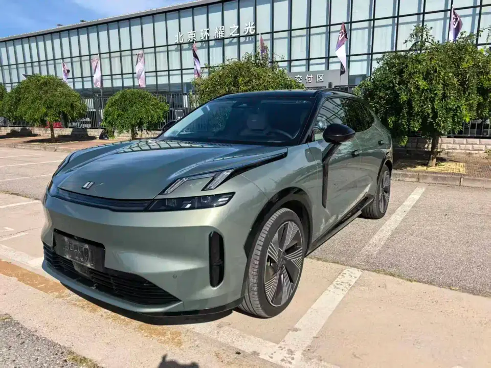 Lynk & Co 08 EM-P 220km 4WD Performance Halo 2023