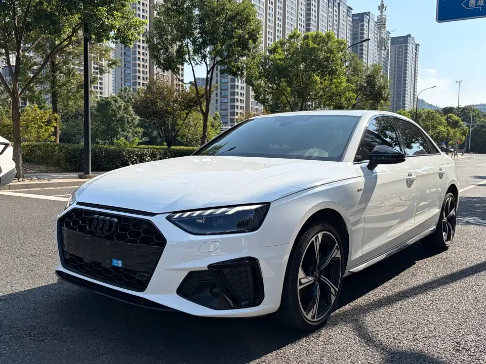 Audi A4L 2 Million Celebration Edition 40 TFSI Luxury Dynamic B&O Starlight Night Edition 2025