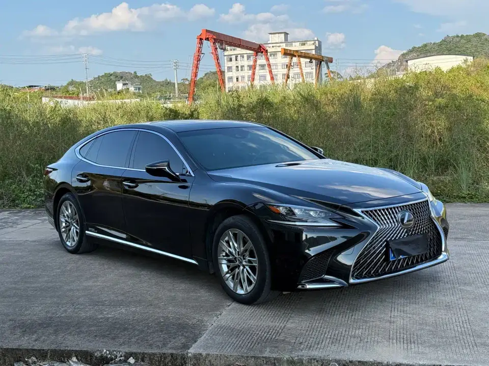 Lexus LS 500h Luxury (China VI) 2020